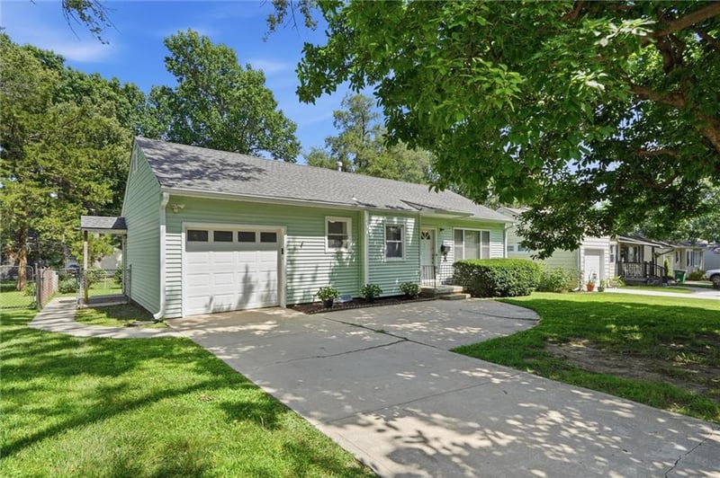 5427 Briar St, Roeland Park, KS 66205