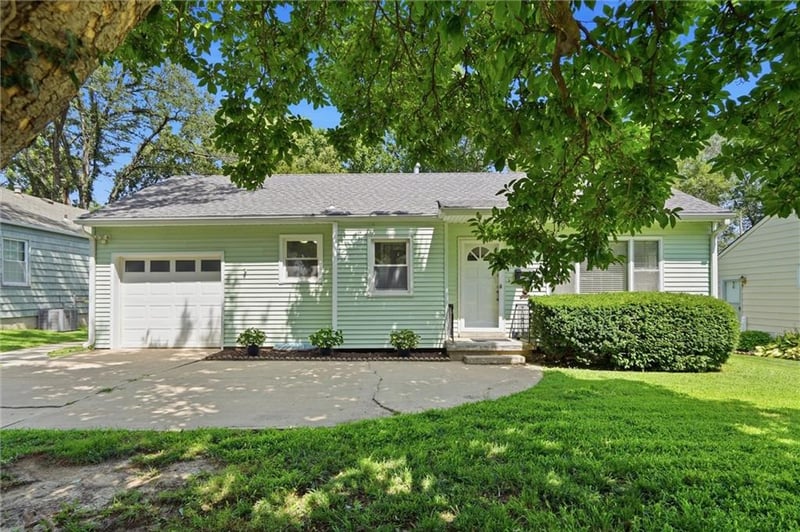 5427 Briar St, Roeland Park, KS 66205