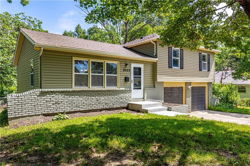 8602 84th Ter, Raytown, MO 64138