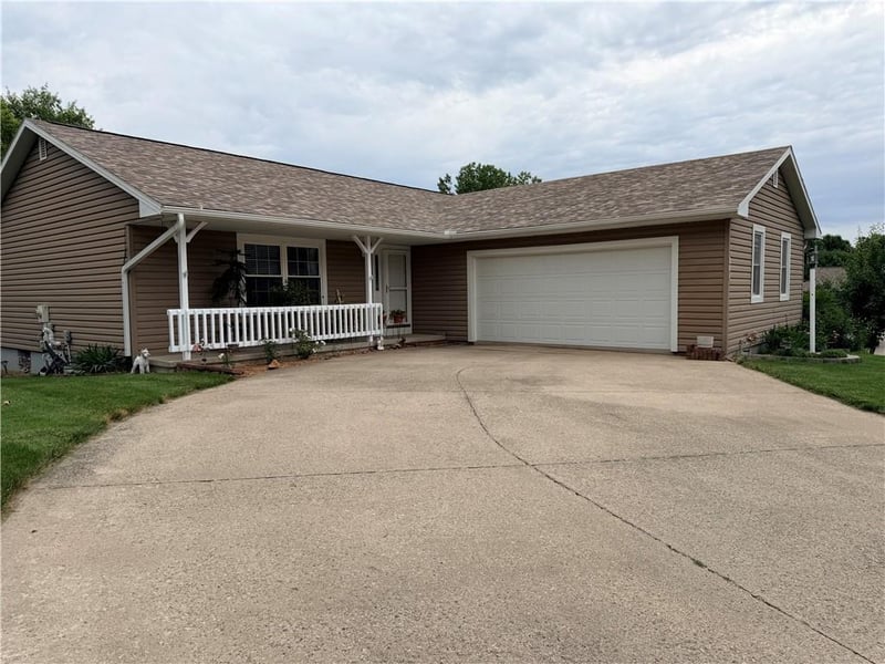 804 Birchwood Cir, Maryville, MO 64468