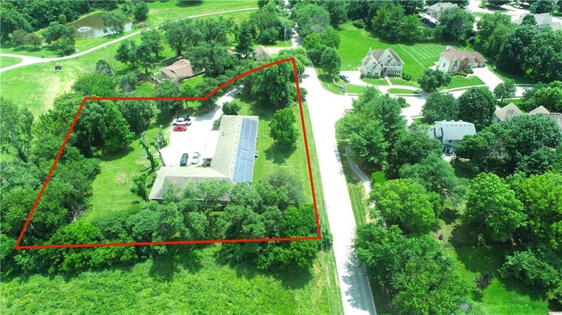 3611 Bishop Rd, St Joseph, MO 64506