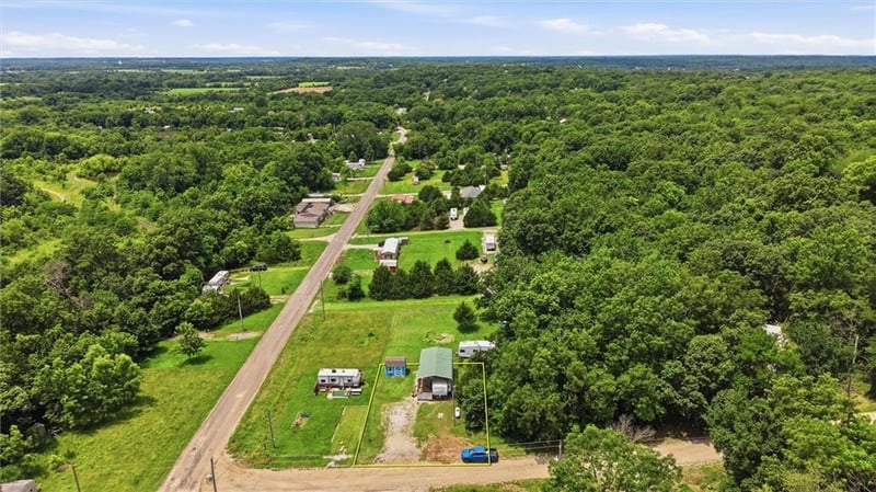 5 Hemlock Dr, Linn Valley, KS 66040