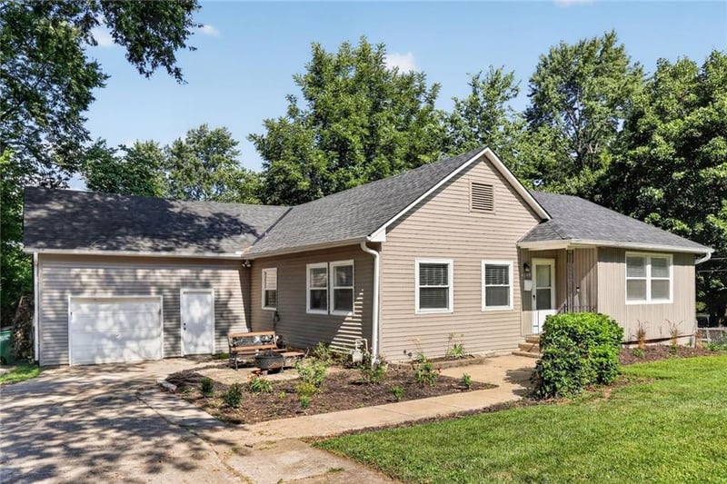 4740 Delmar St, Roeland Park, KS 66205