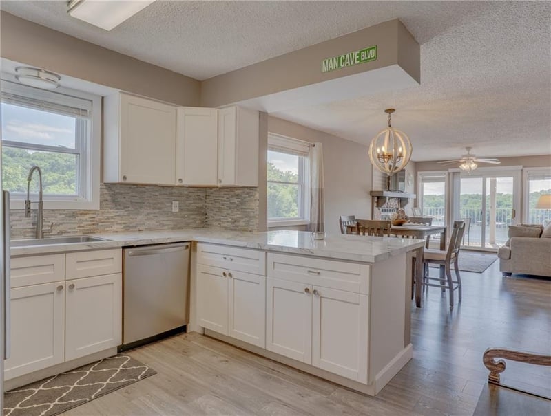 28 Wheel House Cir #4A, Lake Ozark, MO 65049