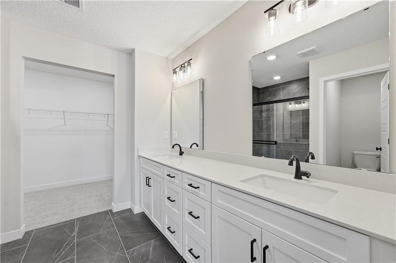 16657 Lawson St, Olathe, KS 66062