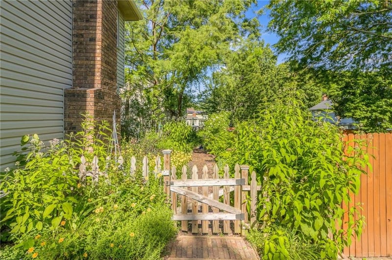5909 Norton Ave, Gladstone, MO 64119