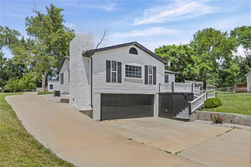 12720 55th Ter, Shawnee, KS 66216