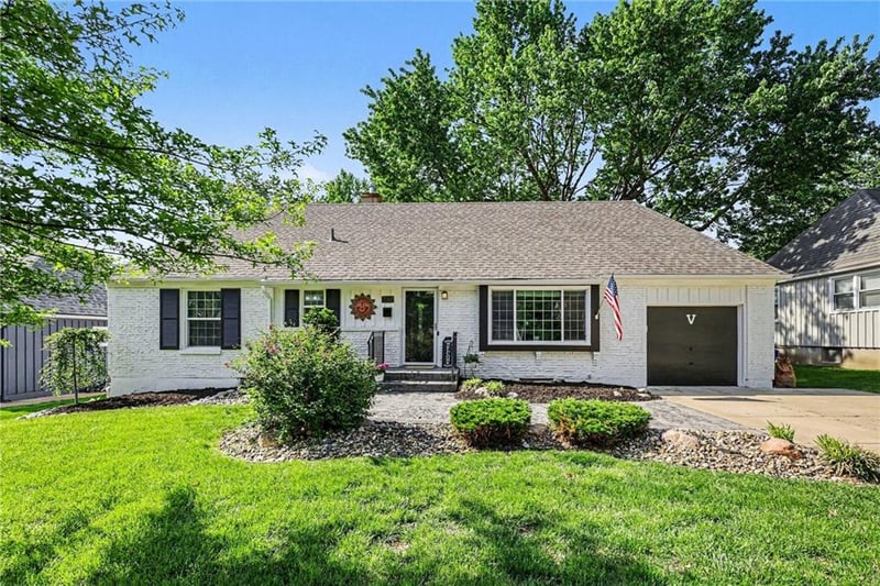 7207 71st Ter, Overland Park, KS 66204