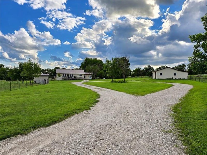 810 1101 Rd, Holden, MO 64040