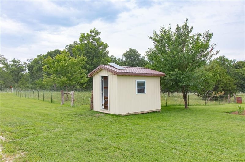 810 1101 Rd, Holden, MO 64040