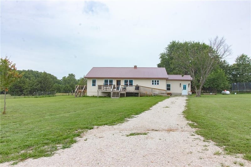 810 1101 Rd, Holden, MO 64040