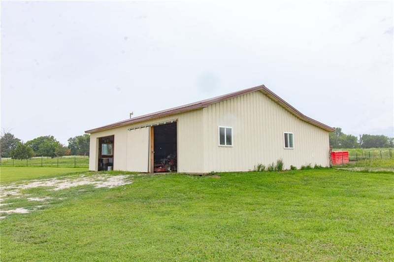 810 1101 Rd, Holden, MO 64040