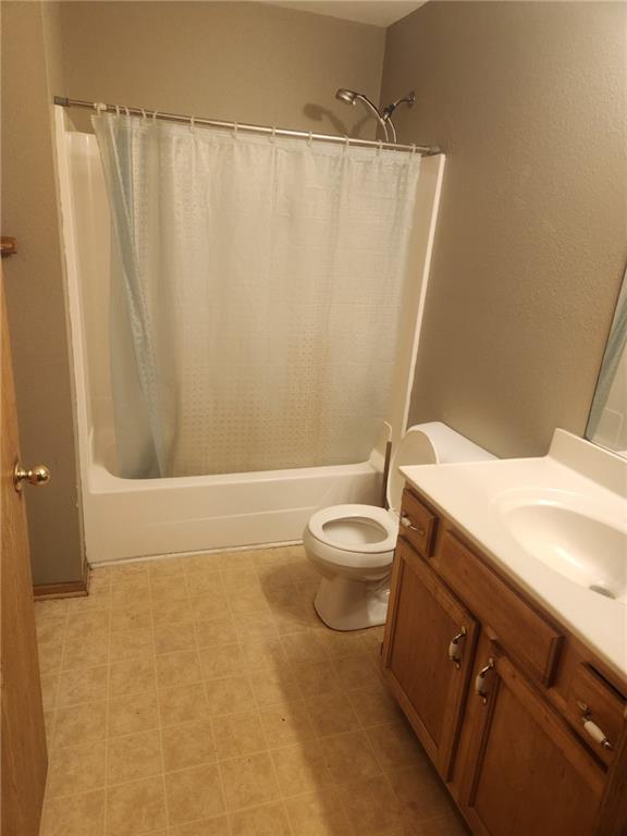 215 Montgomery St, Odessa, MO 64076