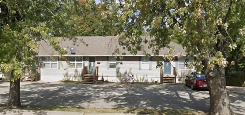 215 W Montgomery St, Odessa, MO 64076