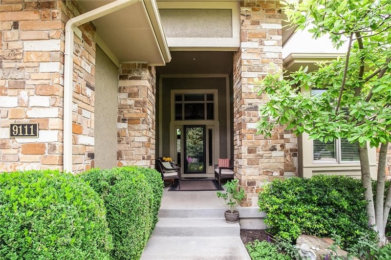 9111 W 157th Ter, Overland Park, KS 66221