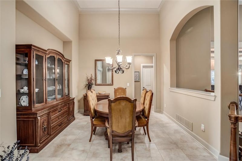 9111 W 157th Ter, Overland Park, KS 66221