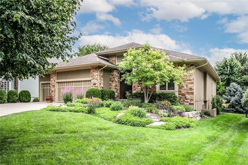 9111 W 157th Ter, Overland Park, KS 66221