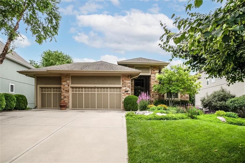 9111 W 157th Ter, Overland Park, KS 66221