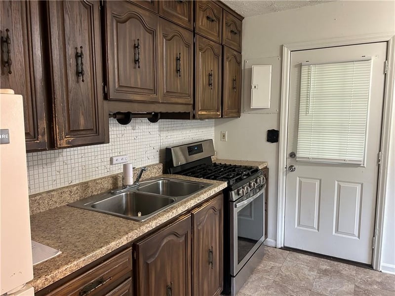 2232 13th Ter, Kansas City, KS 66103