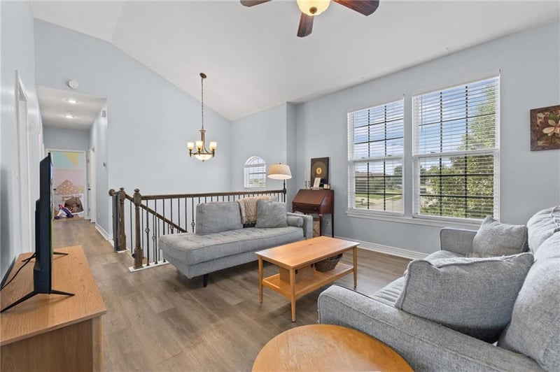 1010 Scenic Dr, Grain Valley, MO 64029