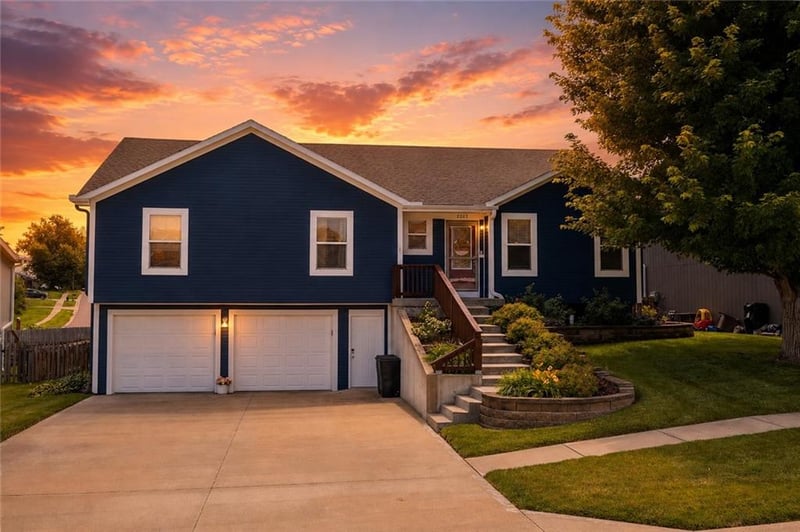 2203 Bateley St, St Joseph, MO 64503