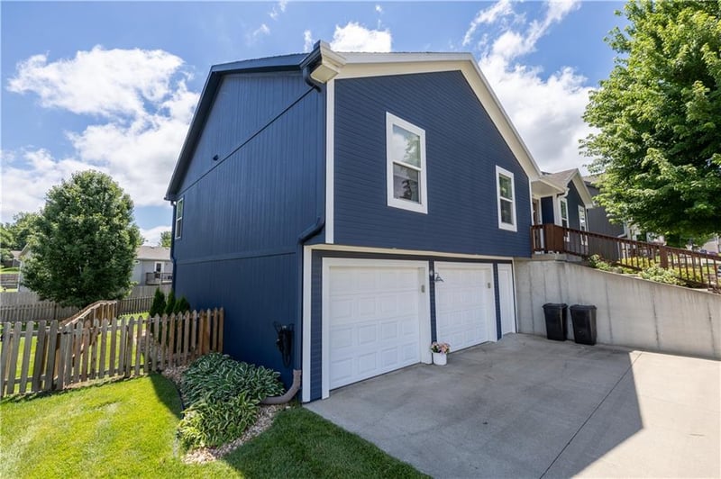 2203 Bateley St, St Joseph, MO 64503