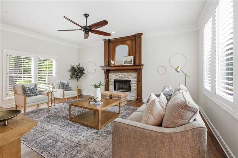 5204 W 157th St, Overland Park, KS 66224