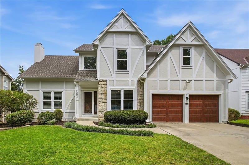 5204 W 157th St, Overland Park, KS 66224