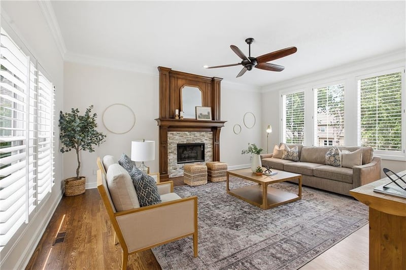 5204 W 157th St, Overland Park, KS 66224