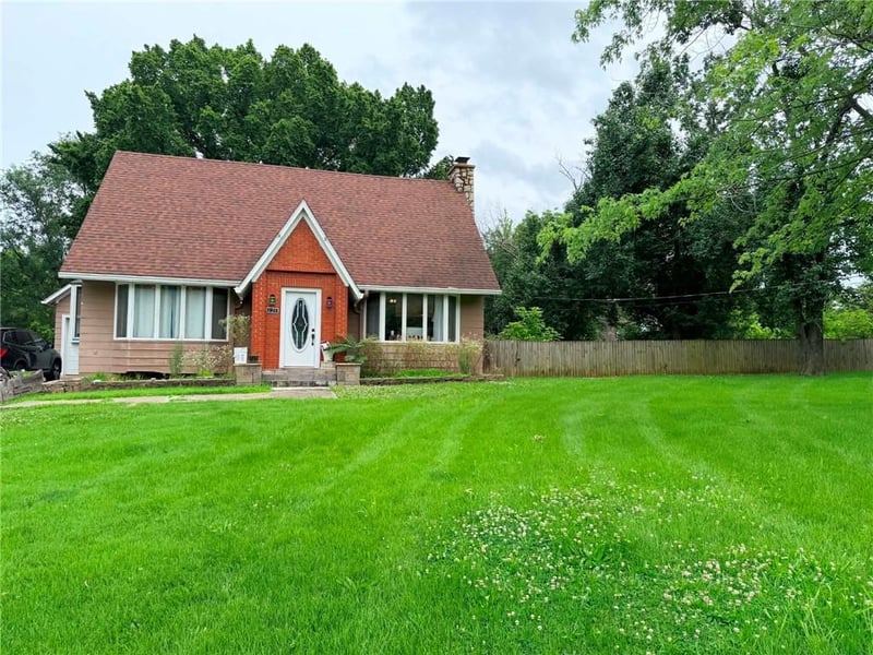 625 Walnut St, Osceola, MO 64776