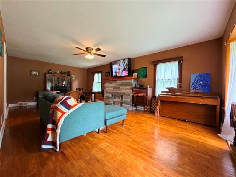 625 Walnut St, Osceola, MO 64776