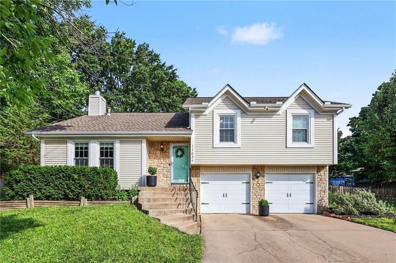 11634 Earnshaw St, Overland Park, KS 66210