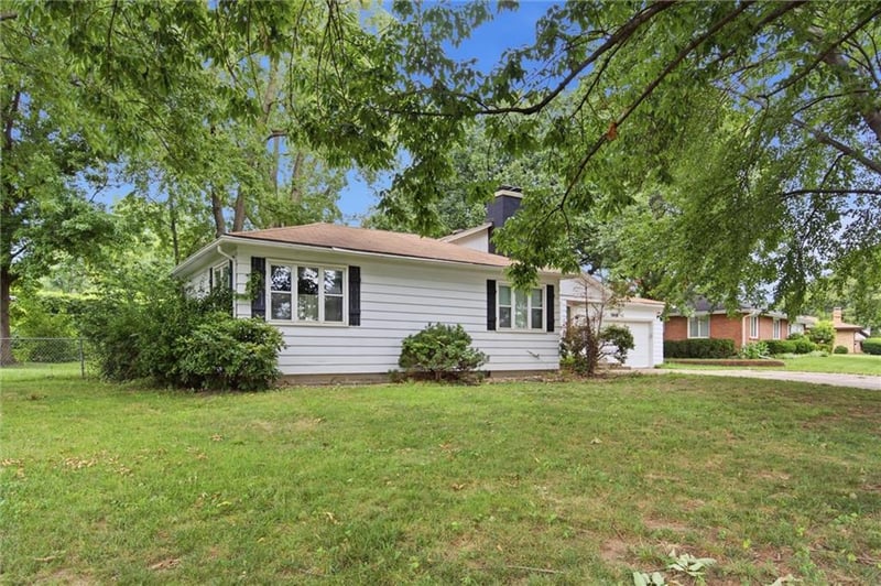 5048 Olive St, Kansas City, MO 64118
