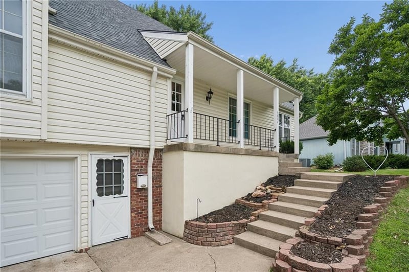 6804 Agnes Ave, Gladstone, MO 64119