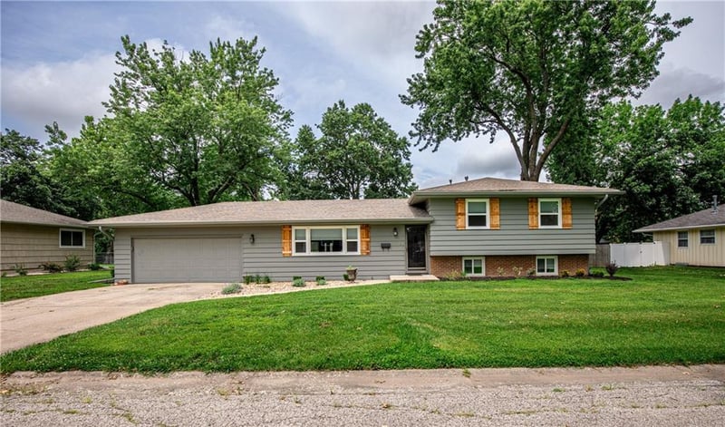 311 Jackson Ave, Garnett, KS 66032