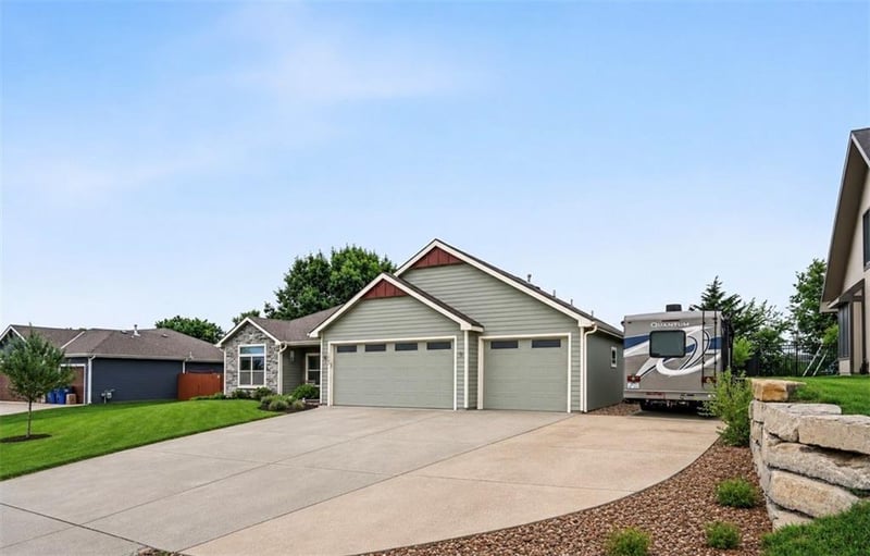 2629 S Fir Ter, Eudora, KS 66025