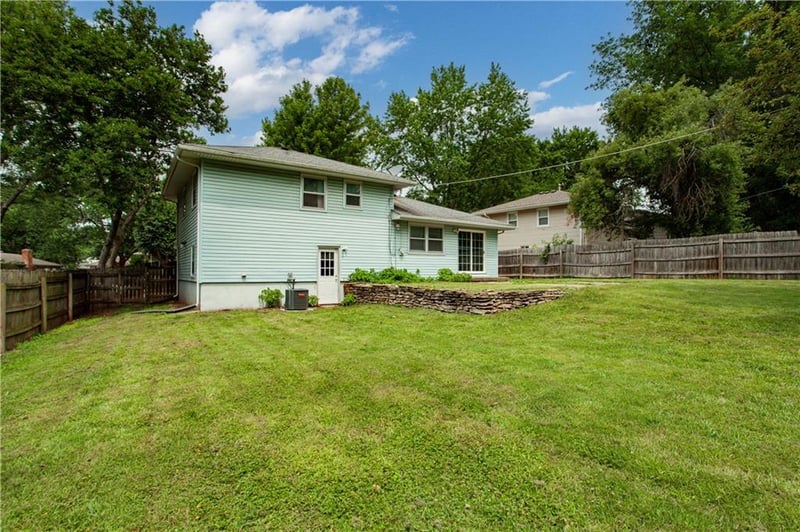 3603 Woodbury St, Independence, MO 64055