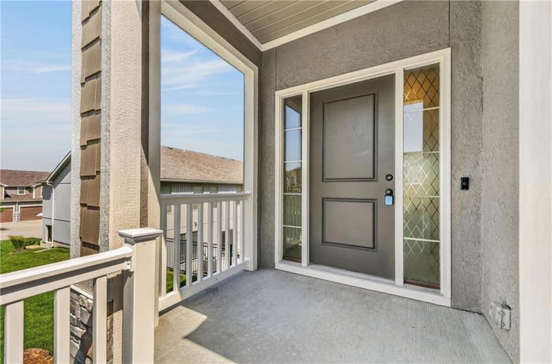 7401 Aaron St, Parkville, MO 64152
