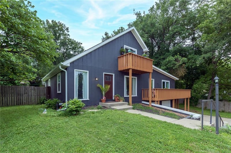 124 Johnson Rd, Liberty, MO 64068