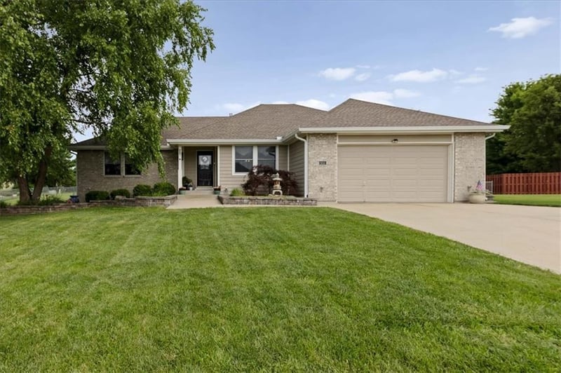 603 Canyon Dr, Pleasant Hill, MO 64080