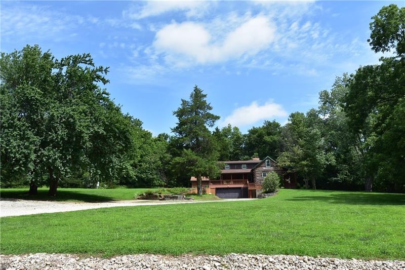 33380 399 St, Osawatomie, KS 66064