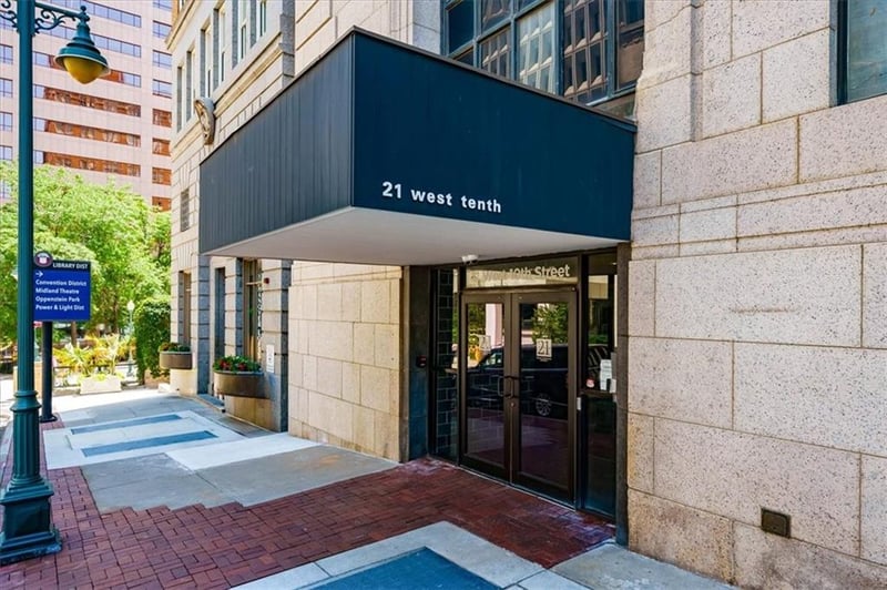 21 10th St #9C, Kansas City, MO 64105