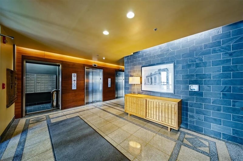21 10th St #9C, Kansas City, MO 64105