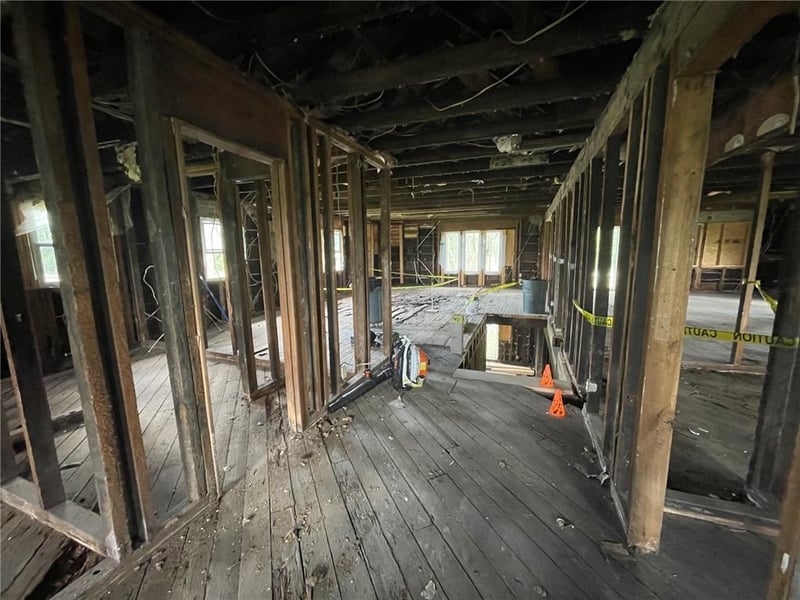 7050 Railroad Ave, Waldron, MO 64092
