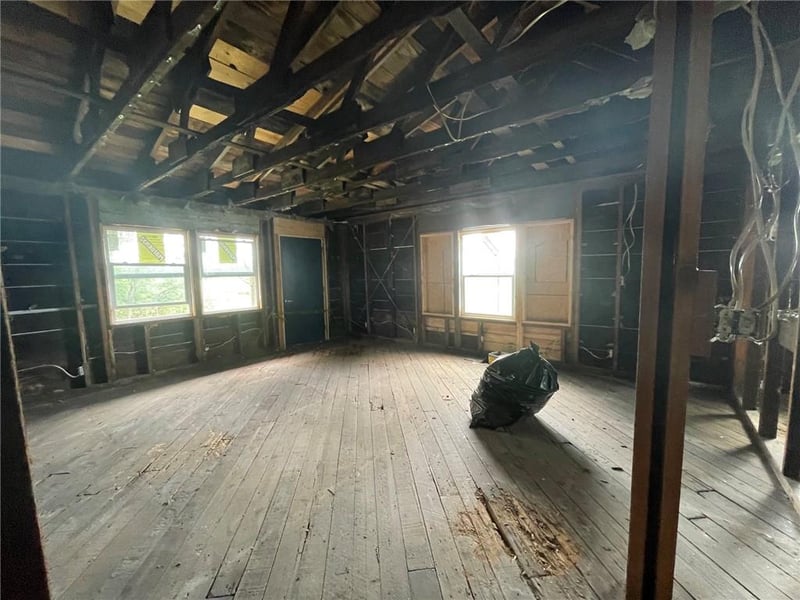 7050 Railroad Ave, Waldron, MO 64092