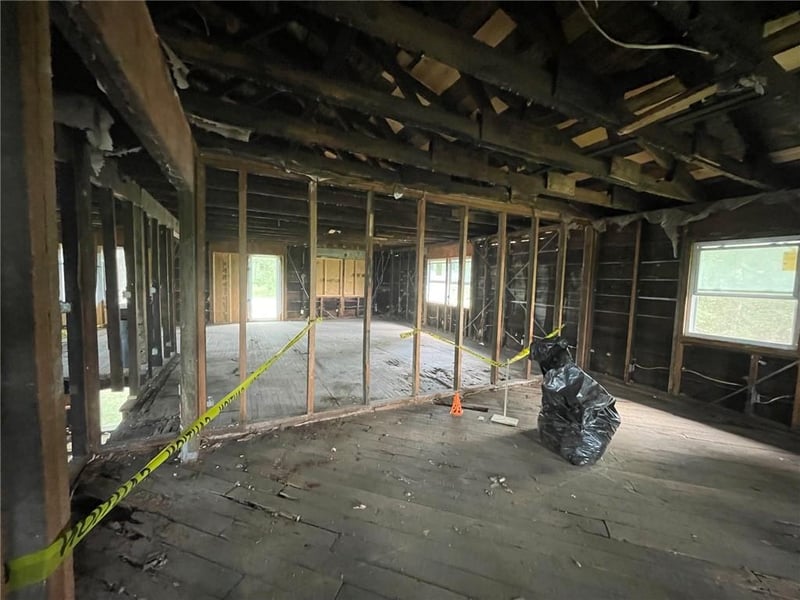 7050 Railroad Ave, Waldron, MO 64092