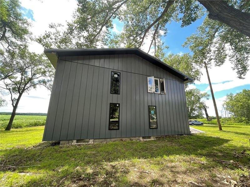 7050 Railroad Ave, Waldron, MO 64092