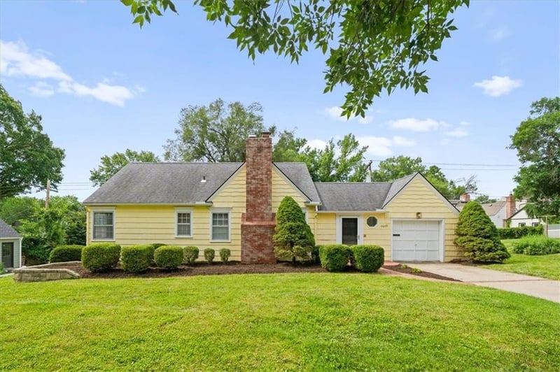 2609 50th Ter, Westwood, KS 66205