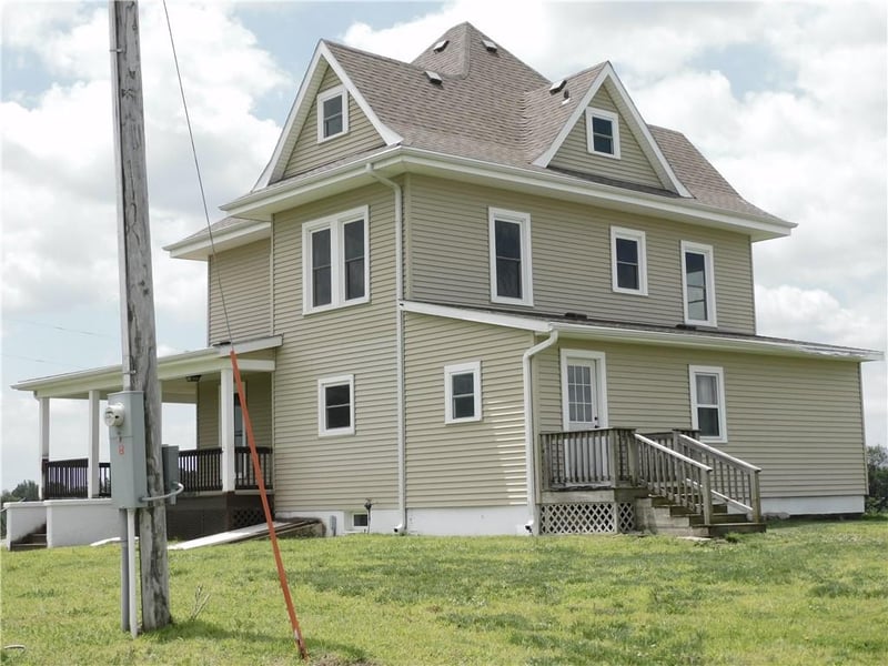 12720 198th St, Nortonville, KS 66060