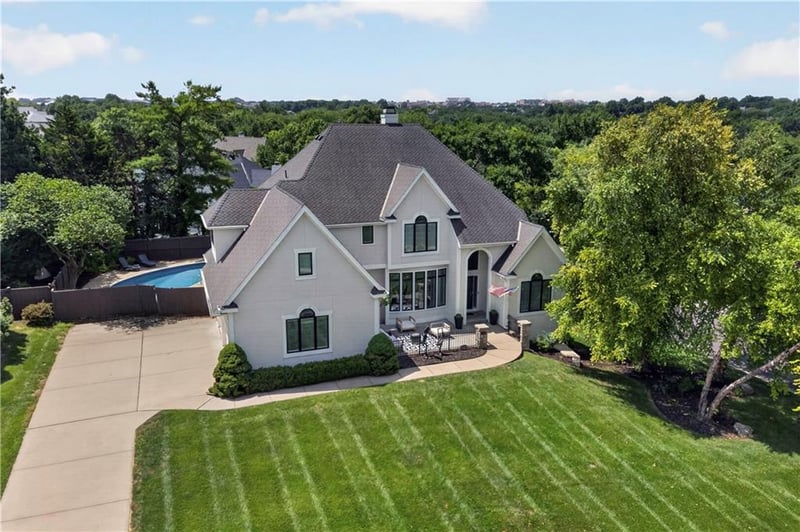 5717 W 128th Ter, Overland Park, KS 66209